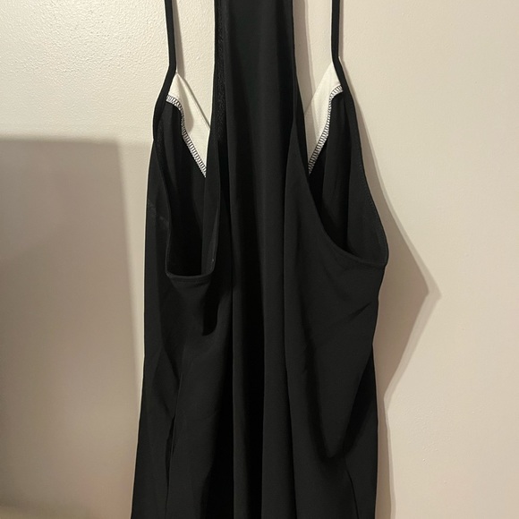 Black and white tank top - Picture 2 of 2